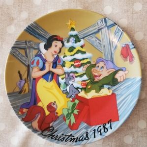 Collector plate by The Disney Collection